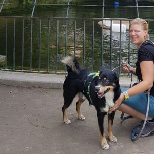 Jana mit Snoep im Zoo